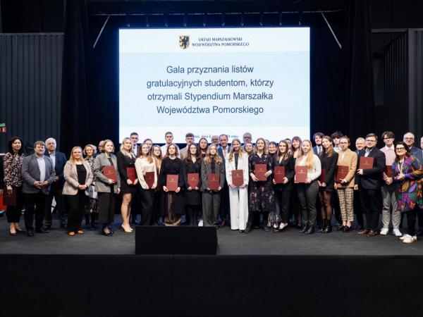 Studentka Wydziału Nawigacyjnego otrzymała Stypendium Marszałka Województwa Pomorskiego za wysokie wyniki w nauce!